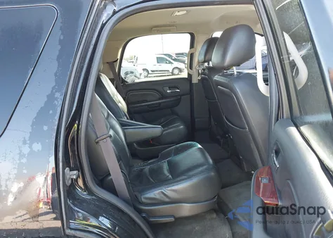 2012 Cadillac Escalade Standard z USA, uszkodzony, nr VIN 1GYS3AEF0CR130292